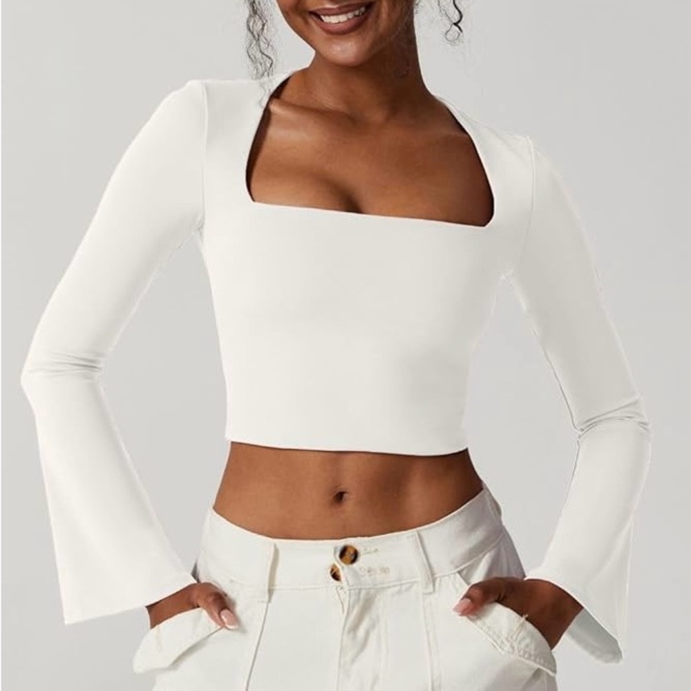 New, size M, long sleeve crop top